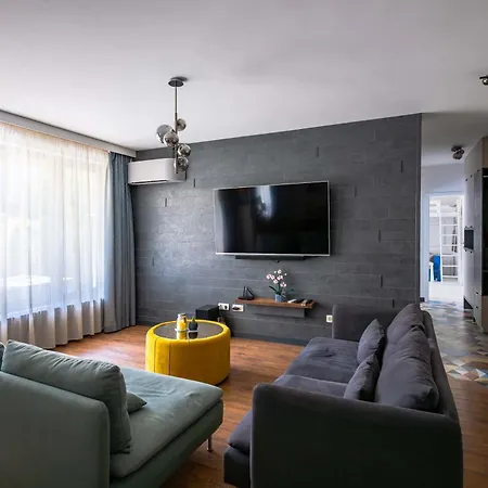 Luxury 2bd With Private Garden & Parking By Flаt Mаnаgеr Apartament Sofia
