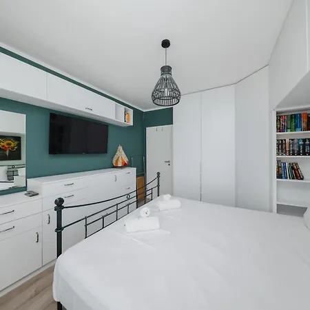 Luxury 2bd With Private Garden & Parking By Flаt Mаnаgеr